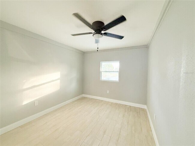 Building Photo - 14000 Miramar Ave