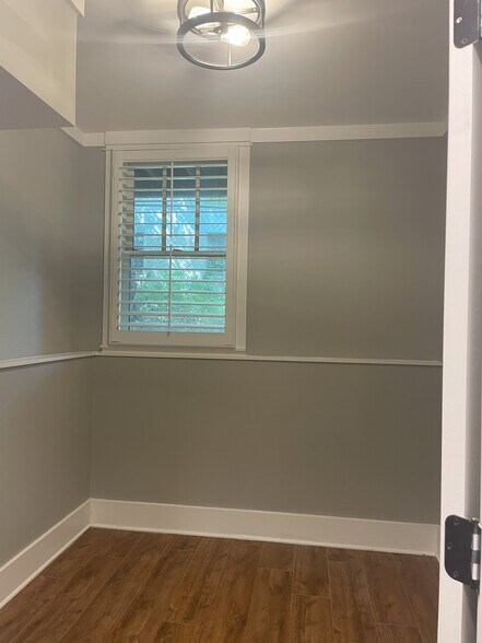 Small (2nd) room or office - 460 E Pharr Rd
