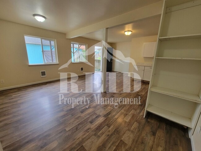 Building Photo - 4114 McCall Blvd W
