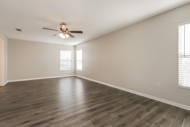 Building Photo - 10510 Boyette Creek Blvd