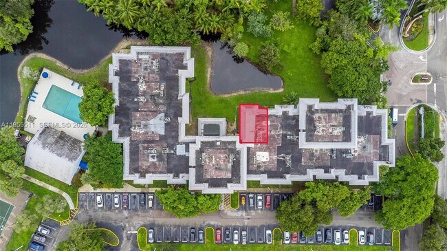 Building Photo - 711 N Pine Island Rd