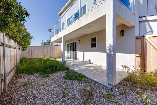 Building Photo - 810 California St