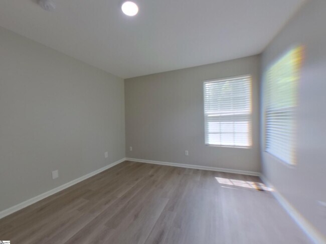 Building Photo - 211 Boxwood Ln