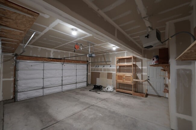 Building Photo - Beautiful 4 bed 3.5 Bath House in NE Fort Collins!