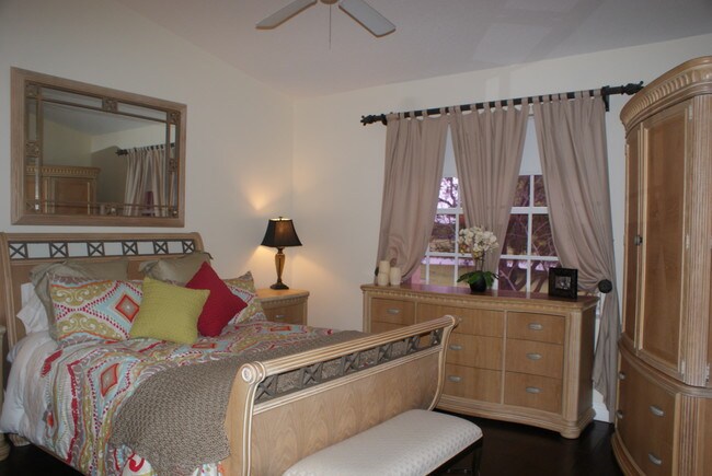 master bedroom - 3240 Fairway Cir