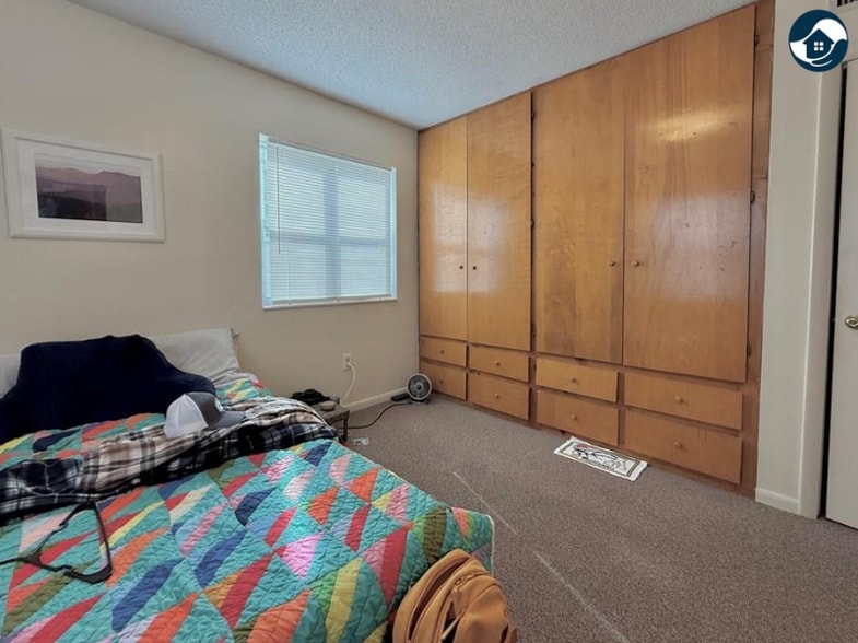 Building Photo - 229 E King St