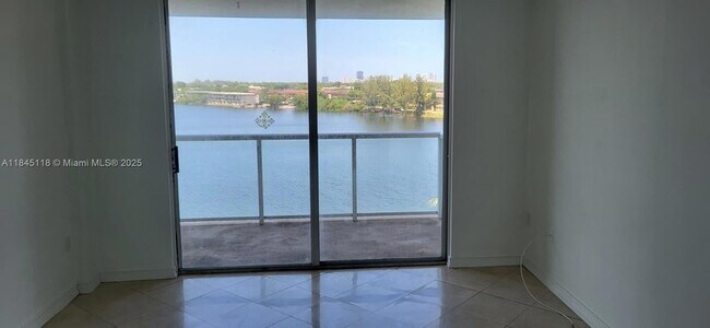 Building Photo - 1301 NE Miami Gardens Dr