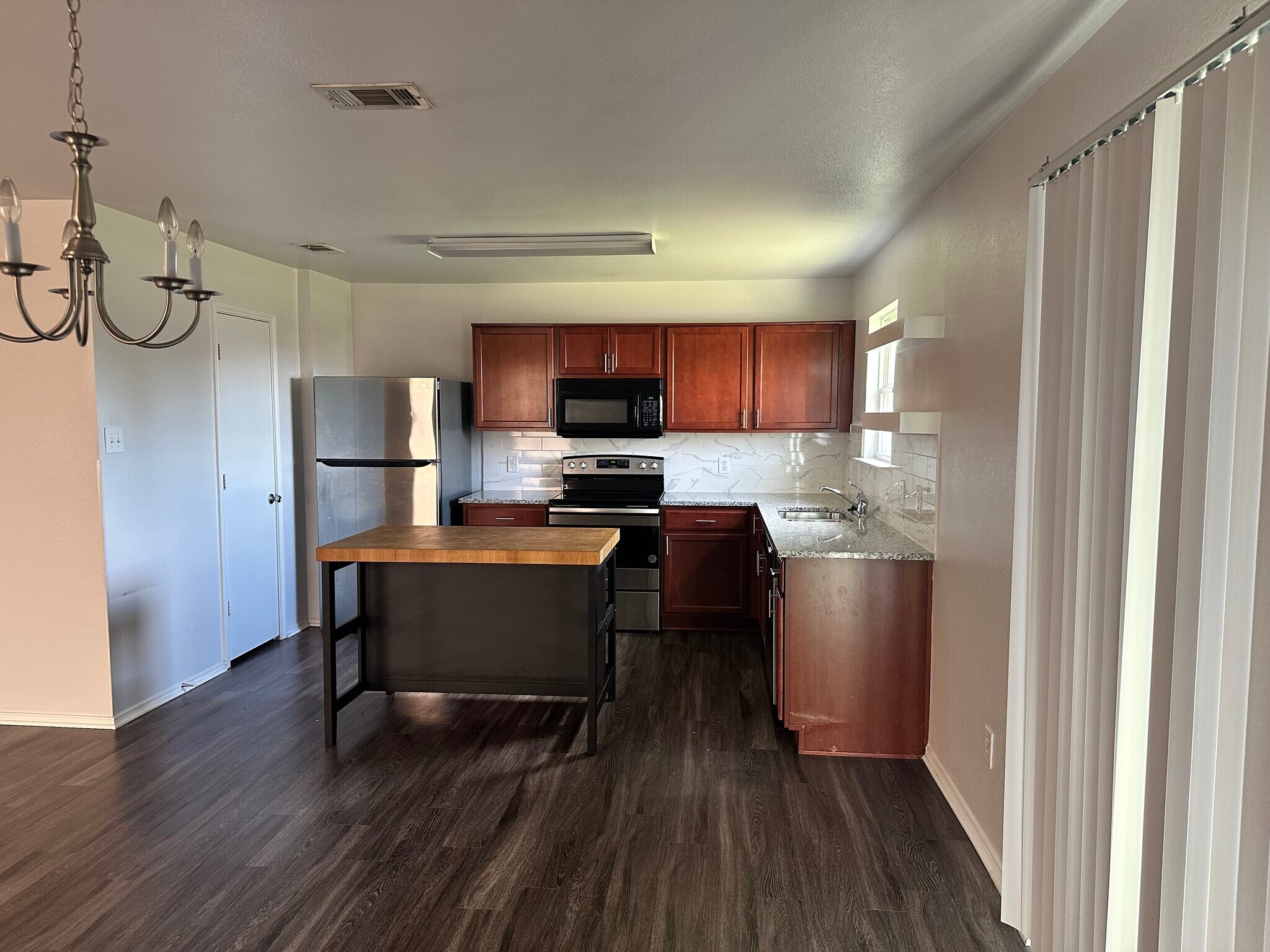 Building Photo - 1308 Devine Drive