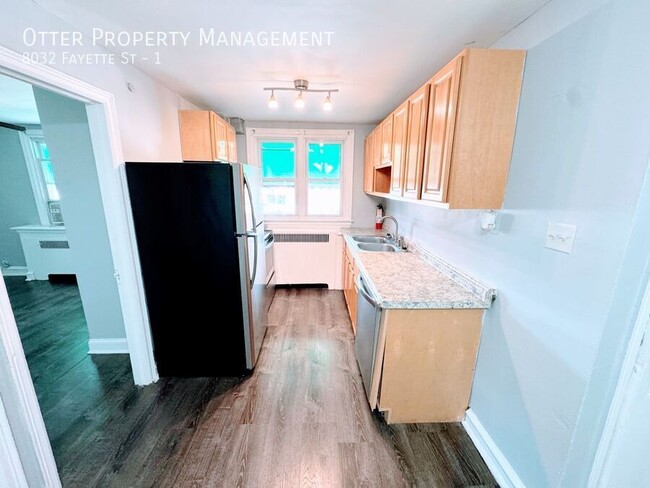 Building Photo - Charming 2BR/1BA Apartment in the Heart of...