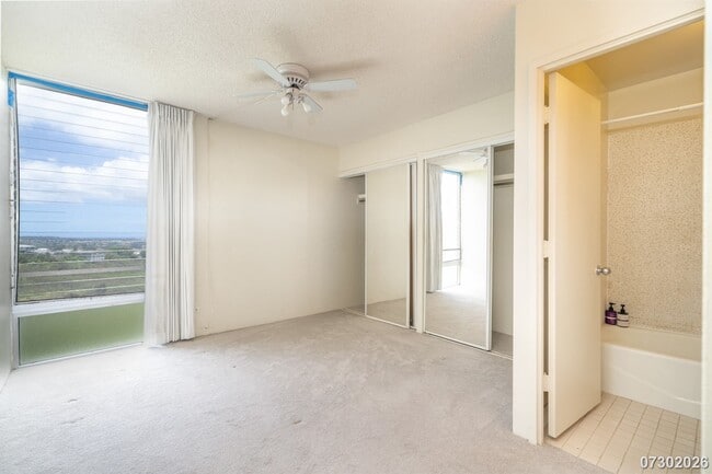 Building Photo - $3,000 / 2 Bed / 2 Bath / 2 Parking – Colonnade on The Green