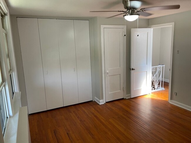 Building Photo - Charming 3-Bedroom Home in Tacony Available Now!