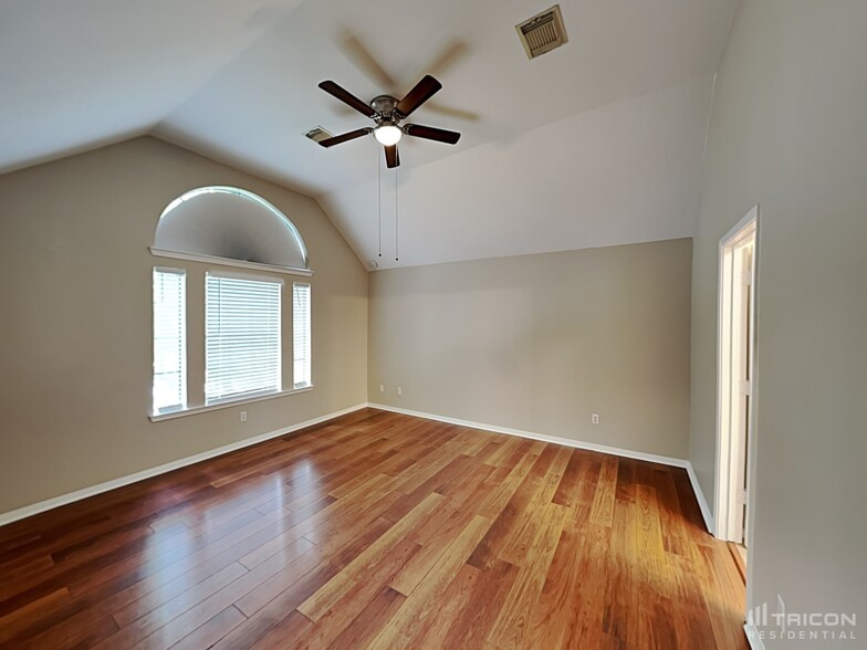 Building Photo - 7719 Trophy Pl Dr