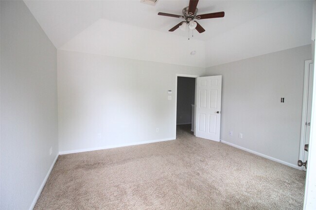 Building Photo - 6610 Loma Vista St