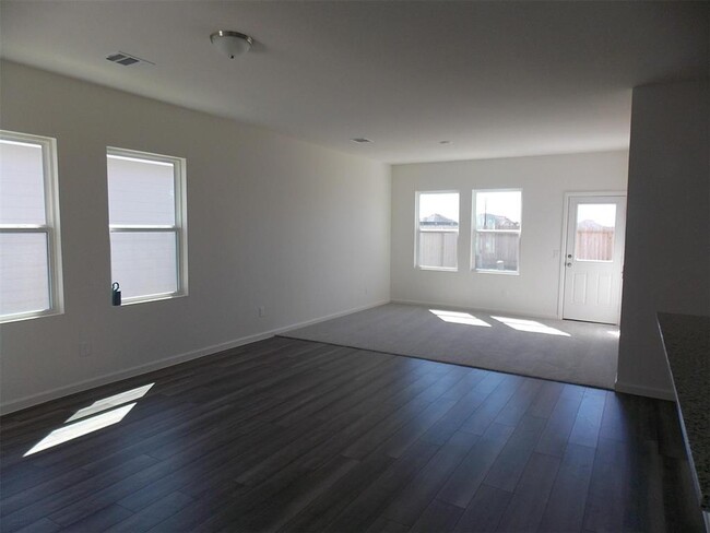 Building Photo - 1028 Long Bay Ct