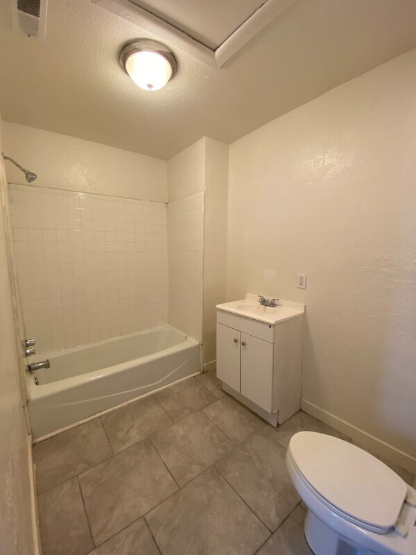 Building Photo - 856 S 900 W