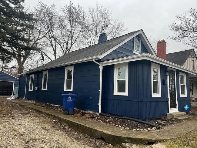 Building Photo - 2202 Hamilton Ave