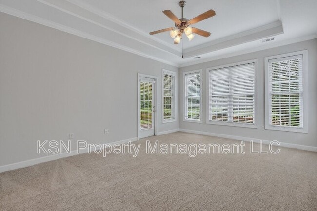 Building Photo - 5 Southernwood Pl