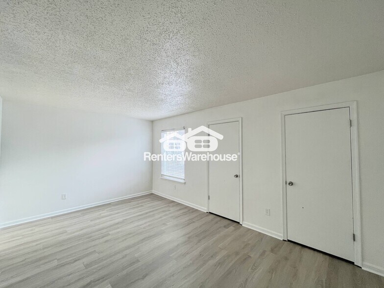Building Photo - 3704A Towne Point Rd