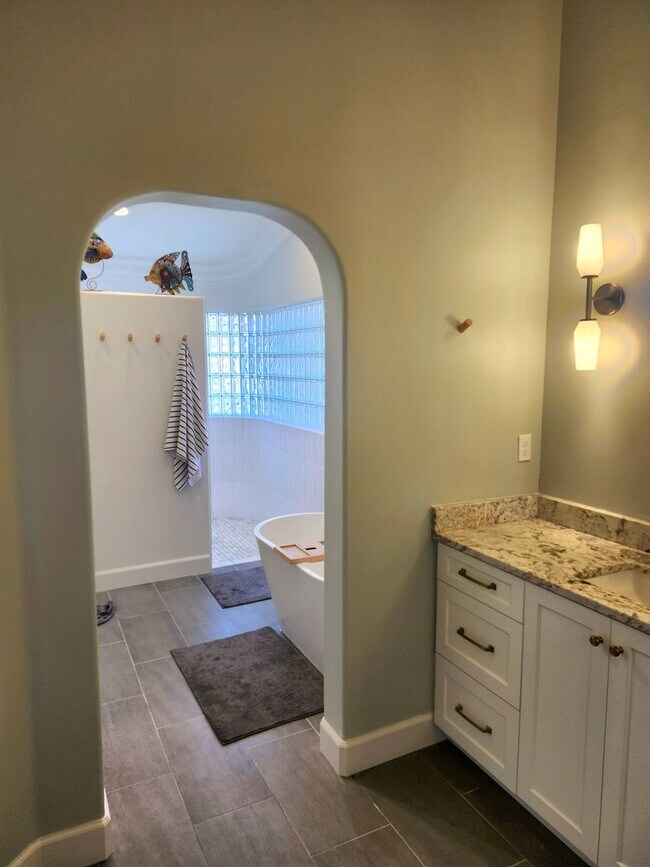 Building Photo - Charming Home Next To Sunbrook Golf Club!