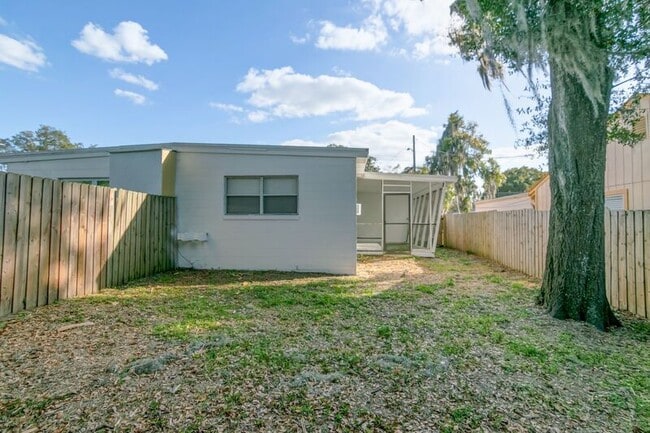 Building Photo - 1239 Virginia Dr