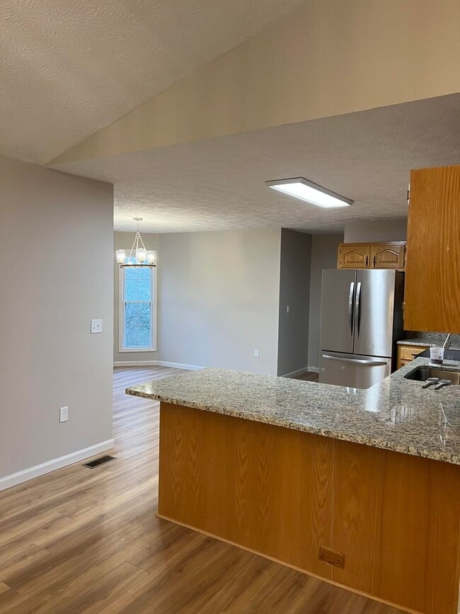 Building Photo - 392 Southridge Cir