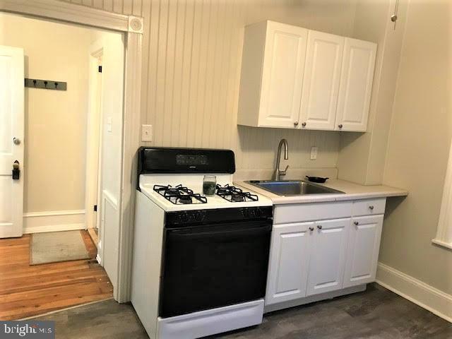 Building Photo - 302 S Darlington St