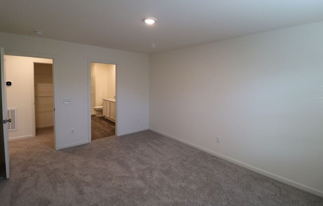 Building Photo - 757 Whitney Rd