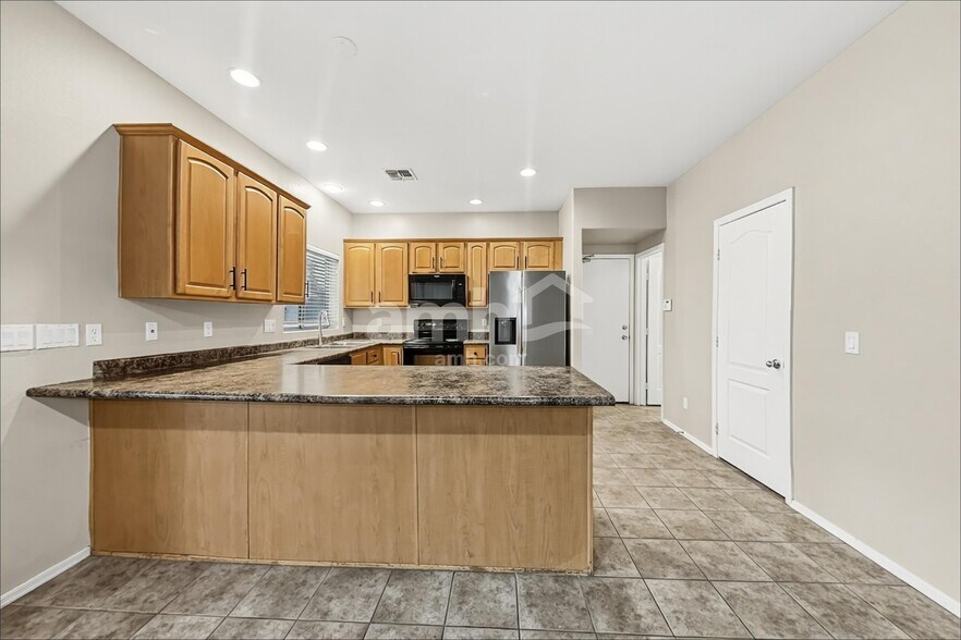 Building Photo - 1593 E Megan Dr
