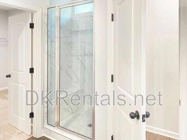 Building Photo - 241 Birchwood Row