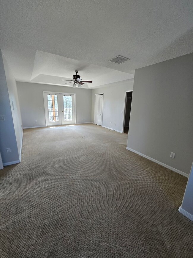 Building Photo - STONEYBROOK WEST