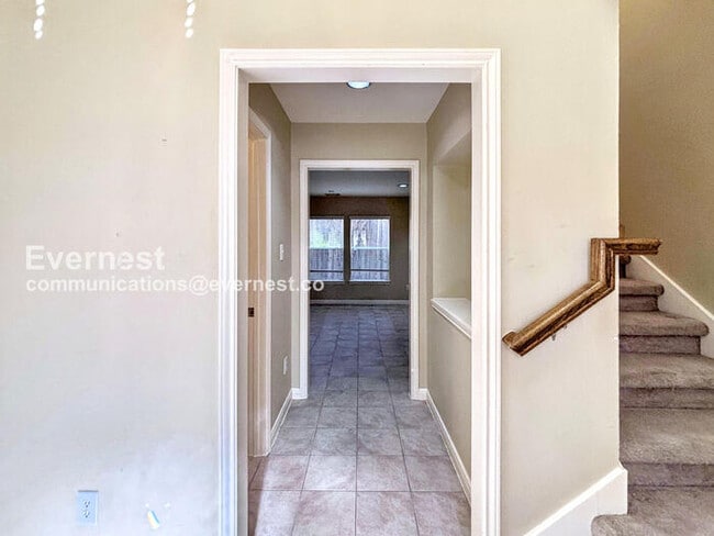 Building Photo - 2244 La Branch St