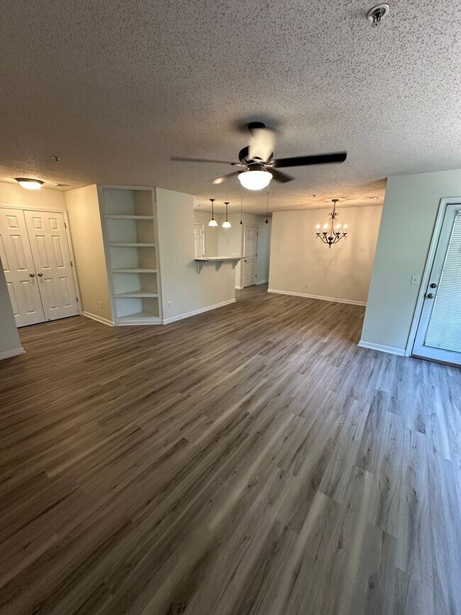 Building Photo - 3475 Forestdale Dr