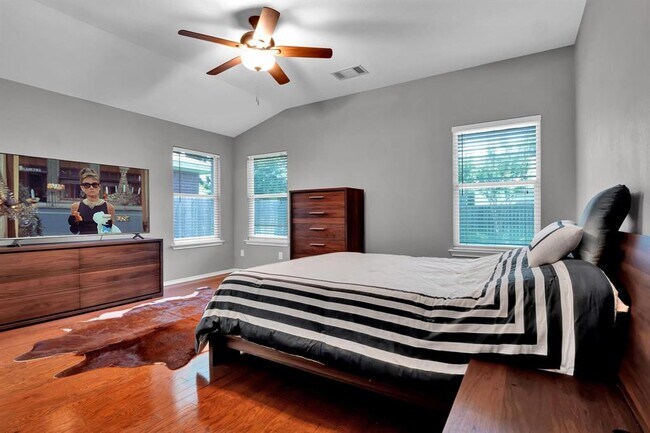 Building Photo - 3339 Rod Carew Dr