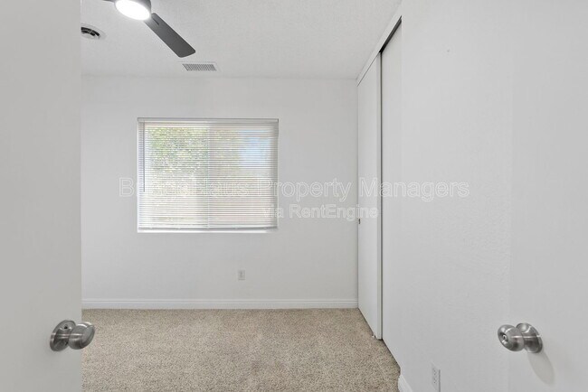Building Photo - 11004 Collinwood Dr