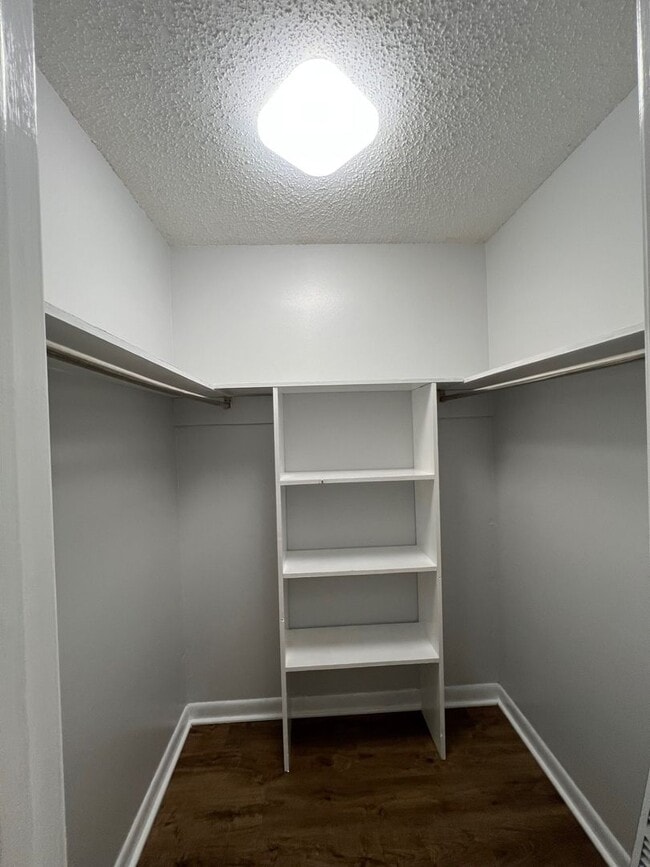 Building Photo - 13085 Friendship Rd