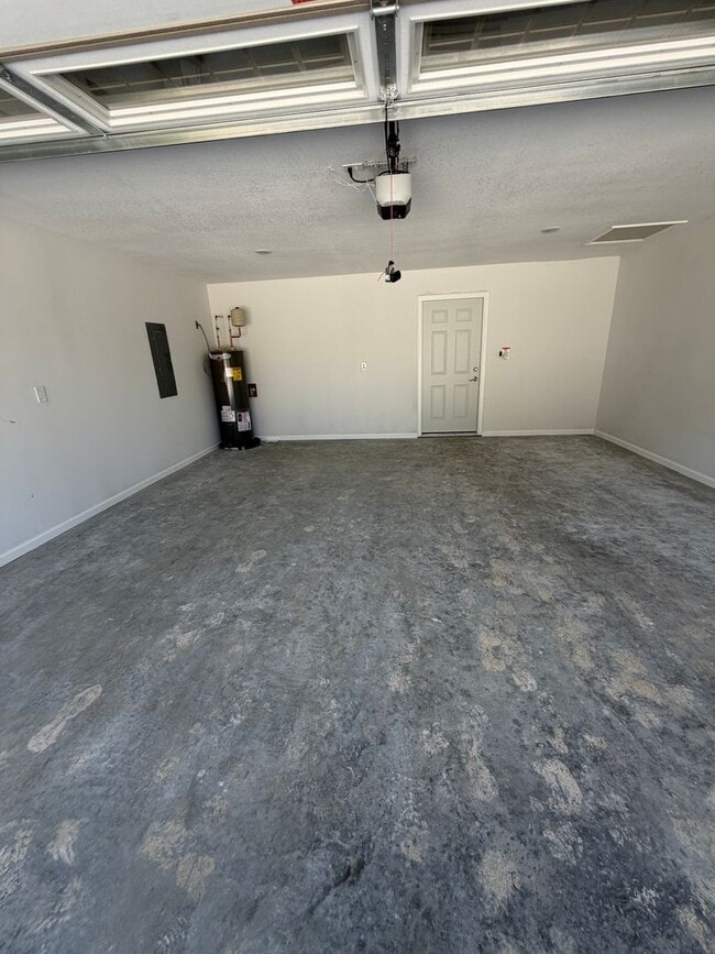 Building Photo - 100 Blue Star Ln
