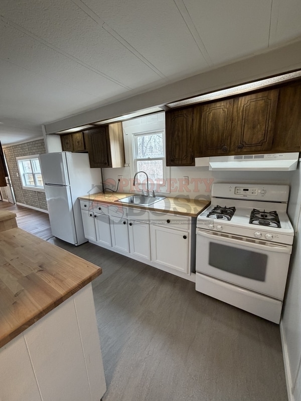 Building Photo - 7003 W 21st Ave