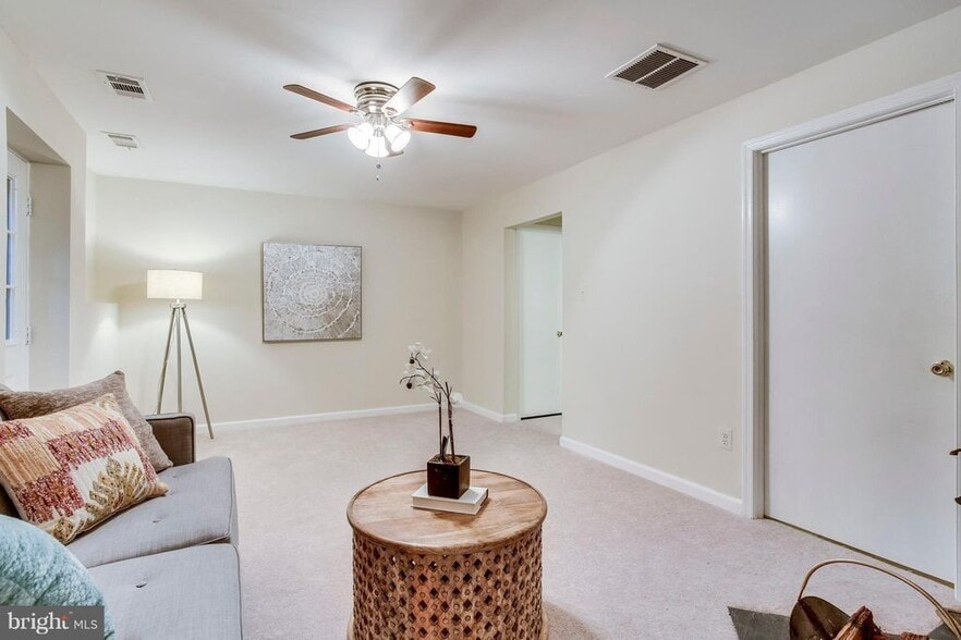 Building Photo - 939 Barton Oaks Pl