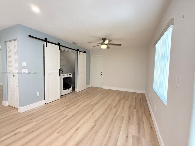 Building Photo - 9832 NW 9th Ct