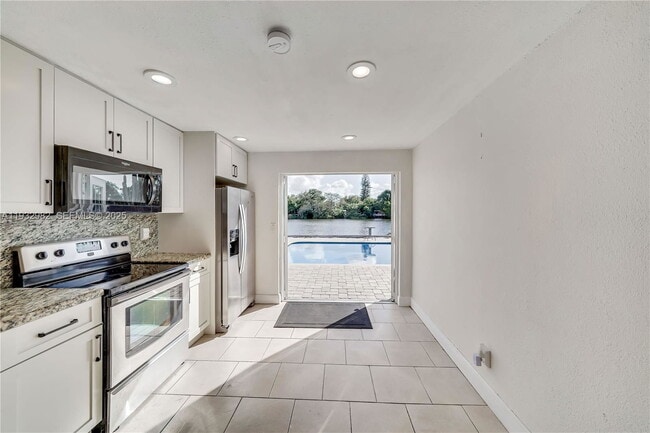 Building Photo - 5900 N Farragut Dr