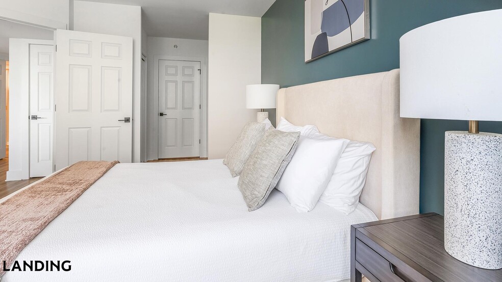 Building Photo - 1221 S Eads St