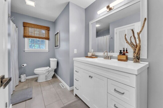 Building Photo - Renovated 3 Bed / 1.5 Bath Home with Open Floor Plan & Two Spacious Living Areas $1,975/mo rent