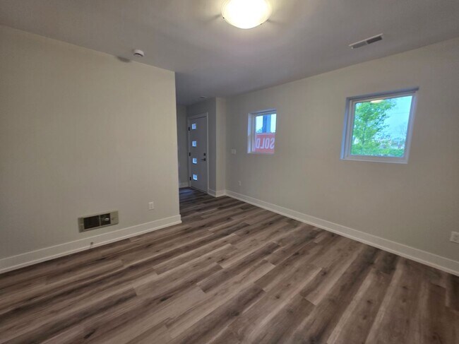 Building Photo - 3618 Trumbull