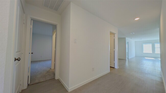 Building Photo - 29039 Grazing Plns Ln