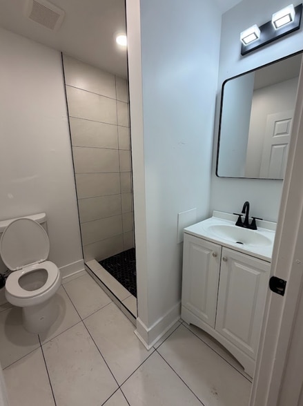 Building Photo - 5108 Hadfield St