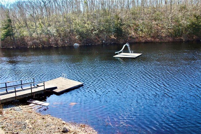 Building Photo - 39 Berrie Ln