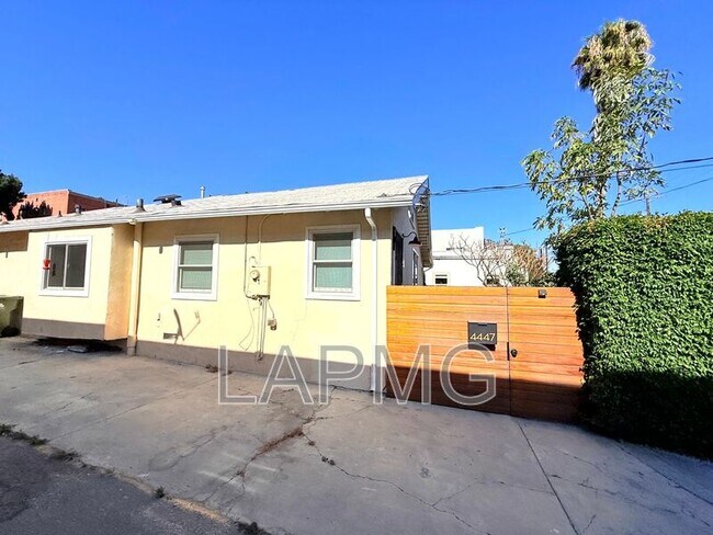 Building Photo - 4447 Lockwood Ave