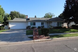 Building Photo - 1419 W Pinedale Ave