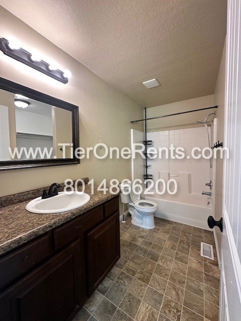 Building Photo - This property offers a NO DEPOSIT option available for qualified renters!