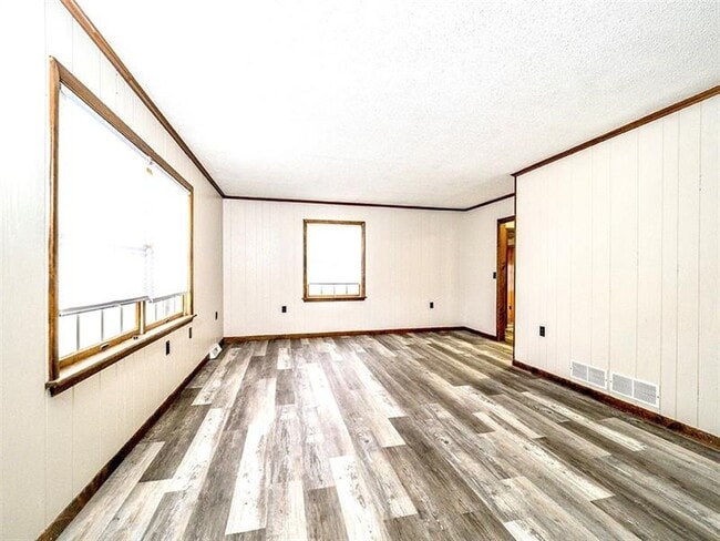 Building Photo - 641 Browns Ferry Rd